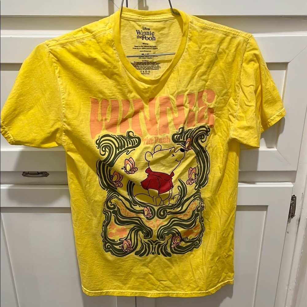 Disney Yellow Short Sleeve Tee size M jr🥰